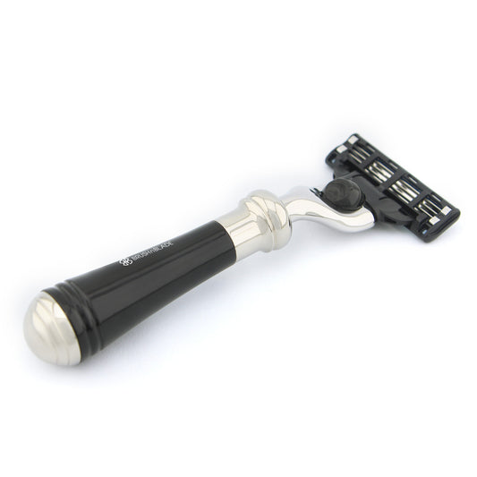 Small 3 Edge Razor Crafted for Easy Handling