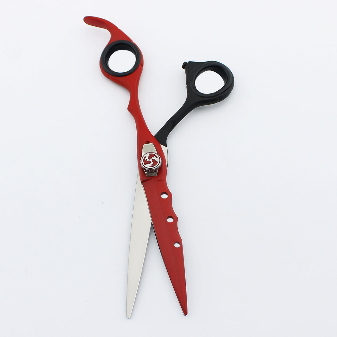 Ergonomic scissors designed to reduce hand fatigue during long cuts